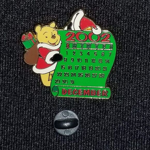Disney Pin Winnie the Pooh December 2002 Calendar Santa Holiday Xmas VTG 16387 - Picture 8 of 8